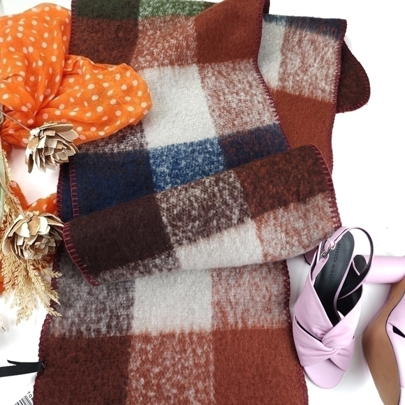 Torrid Large Poly Fleece Scarf OneSize - Picture 4 of 8